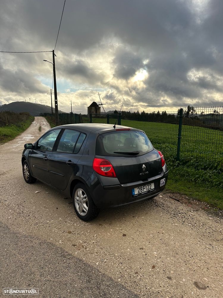Renault Clio 1.2 16V Dynamique - 2