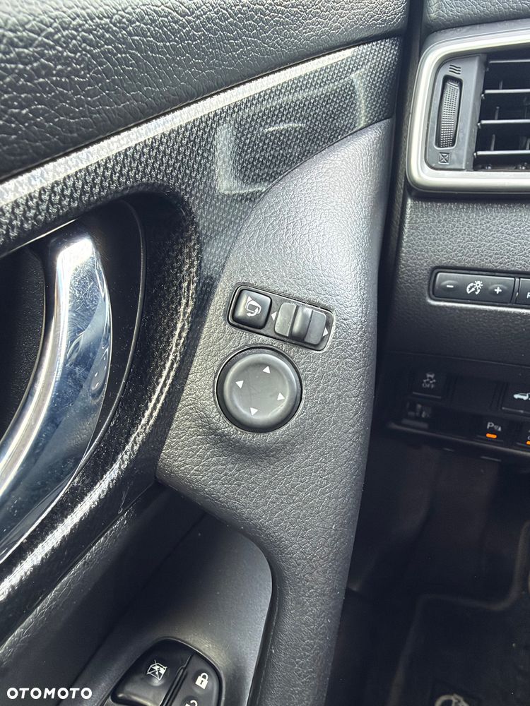 Nissan X-Trail - 37