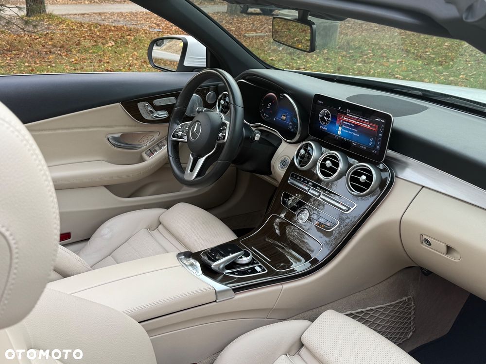 Mercedes-Benz Klasa C 300 4MATIC 9G-TRONIC - 16