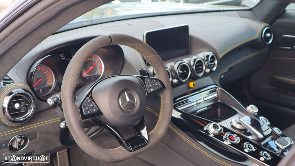 Mercedes-Benz AMG GT R - 11