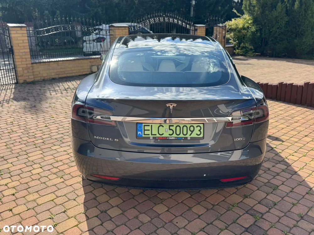 Tesla Model S 100 D Performance - 11