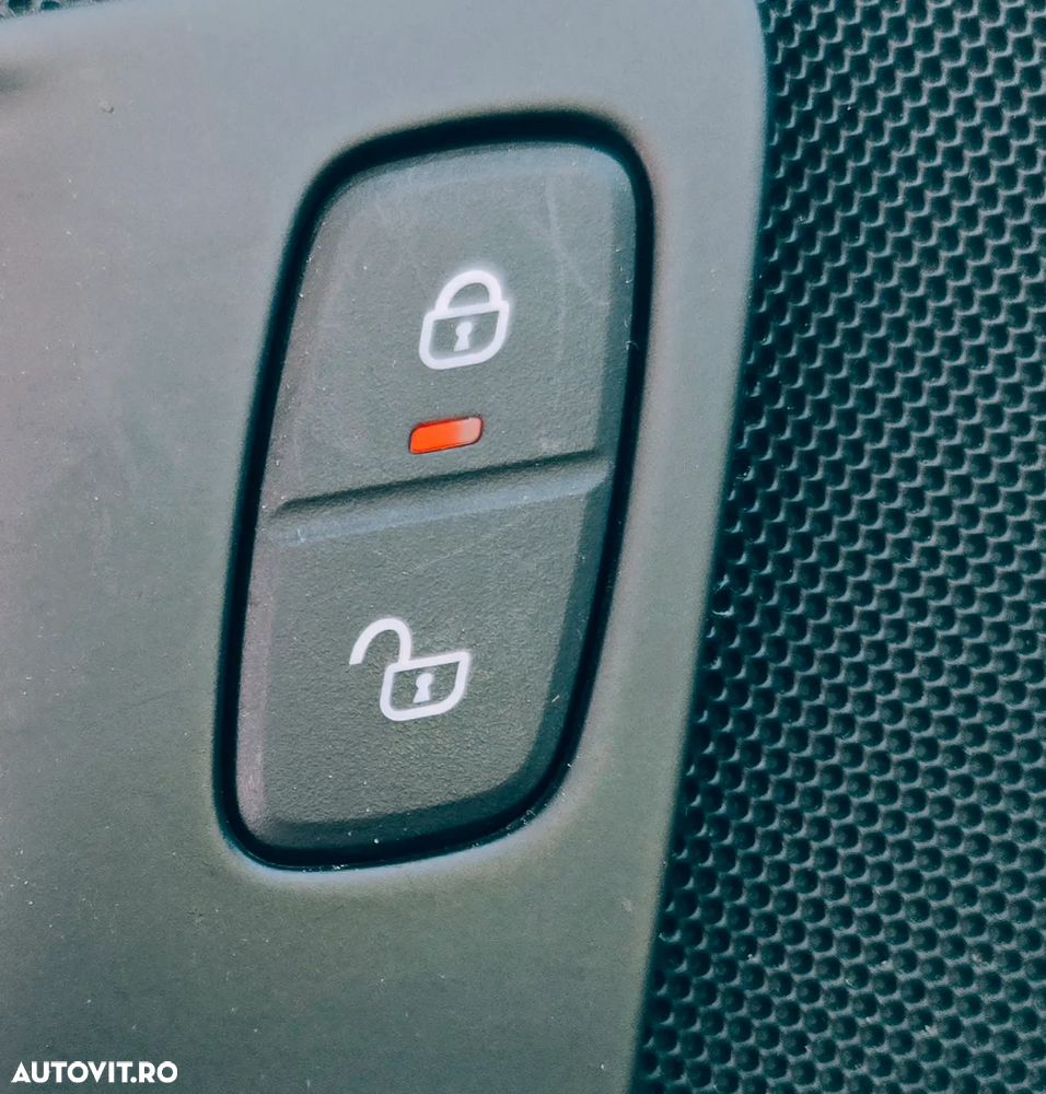 Volvo XC 60 T8 Twin Engine AWD Momentum - 17