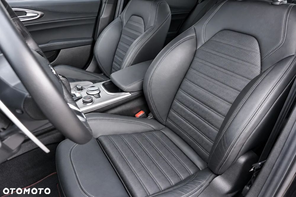 Alfa Romeo Giulia 2.0 Turbo Veloce Q4 - 29