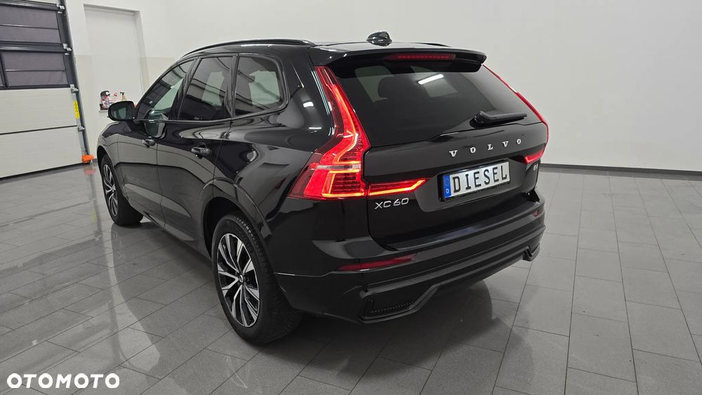 Volvo XC 60 B4 D Plus Dark - 4