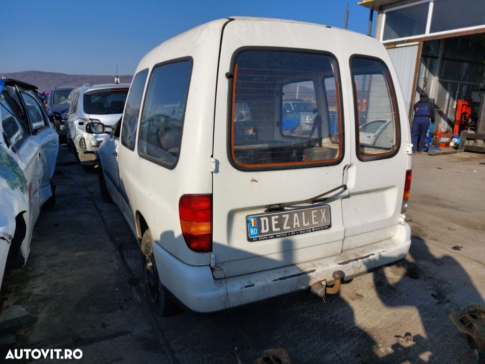 Dezmembrari Volkswagen Caddy [1995 - 2004] Pickup 1.9 D - 3