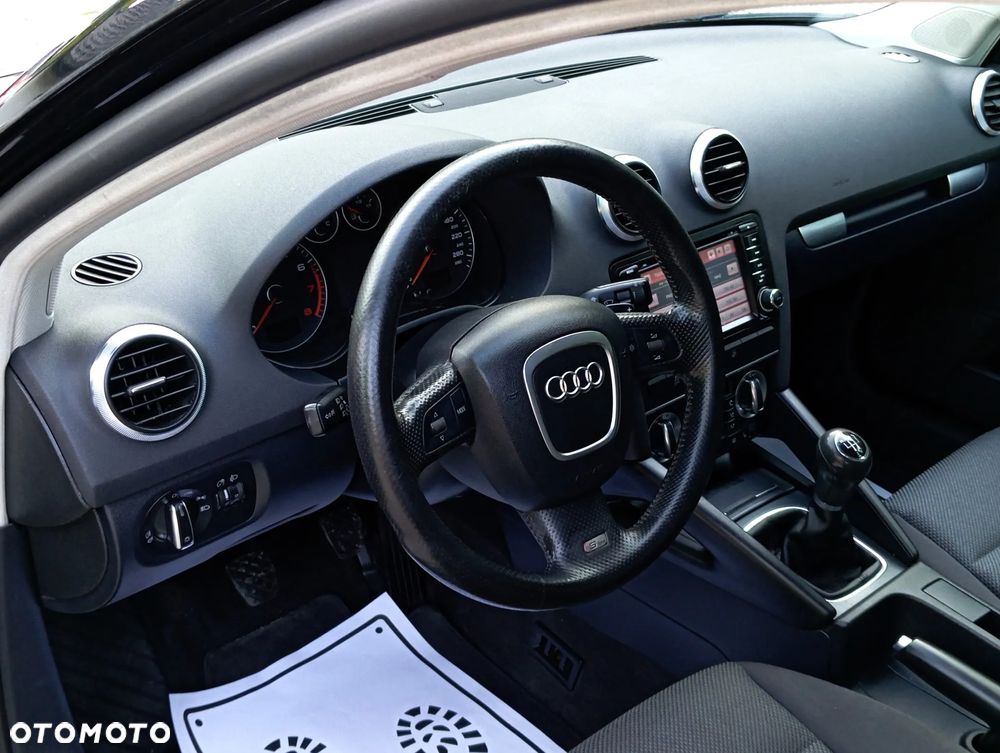Audi A3 Sportback 1.6 Ambiente - 14