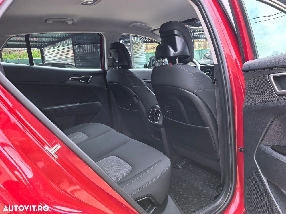 Kia Sportage 1.6 T-GDI PHEV 6AT 4x4 Business Line - 13