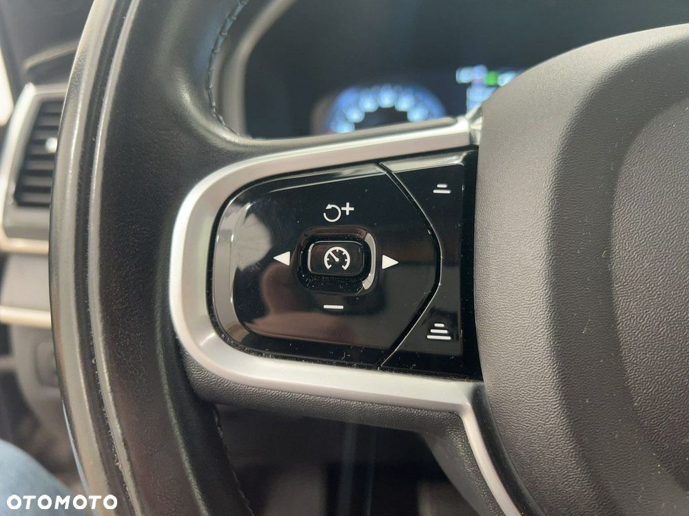 Volvo XC 90 - 25