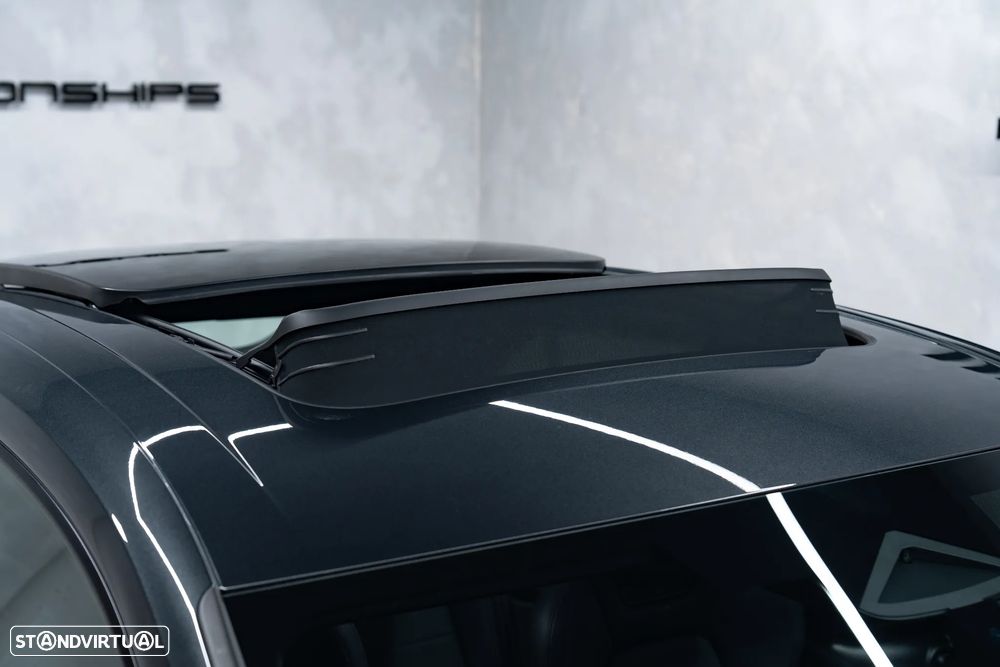 Porsche Macan Electric 4 - 8