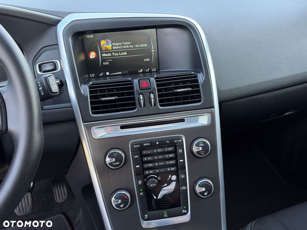 Volvo XC 60 D3 R-Design Momentum - 24