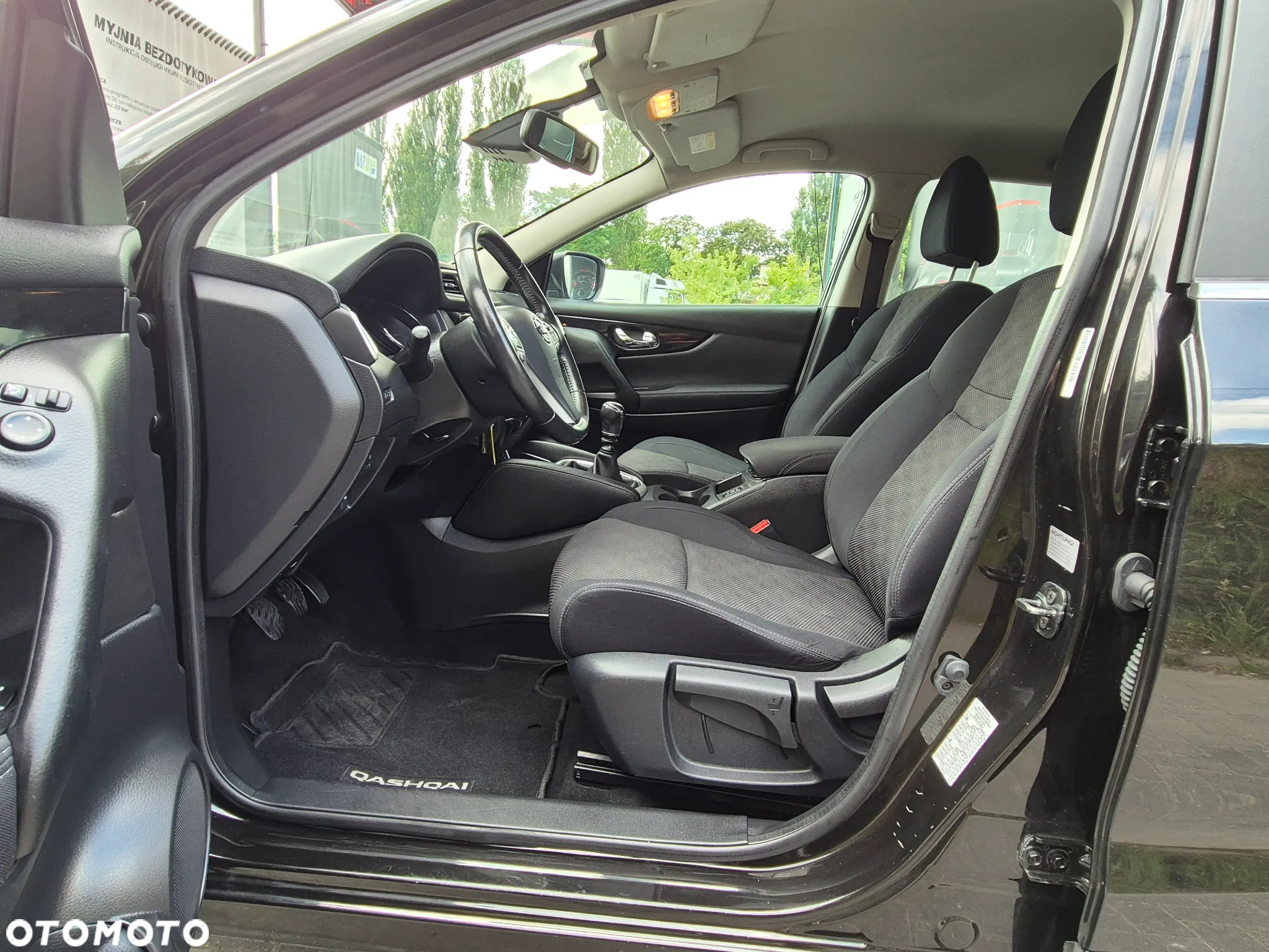 Nissan Qashqai 1.2 DIG-T N-Vision - 23