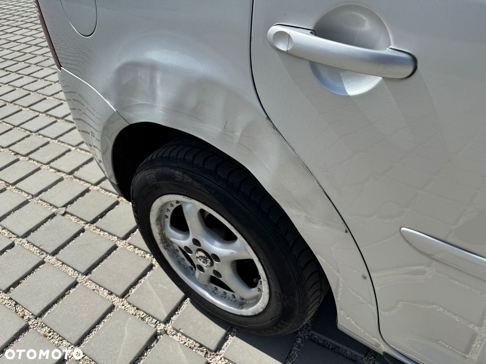 Volkswagen Touran - 27