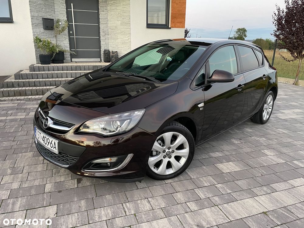 Opel Astra IV 1.4 T Cosmo EU6 - 1