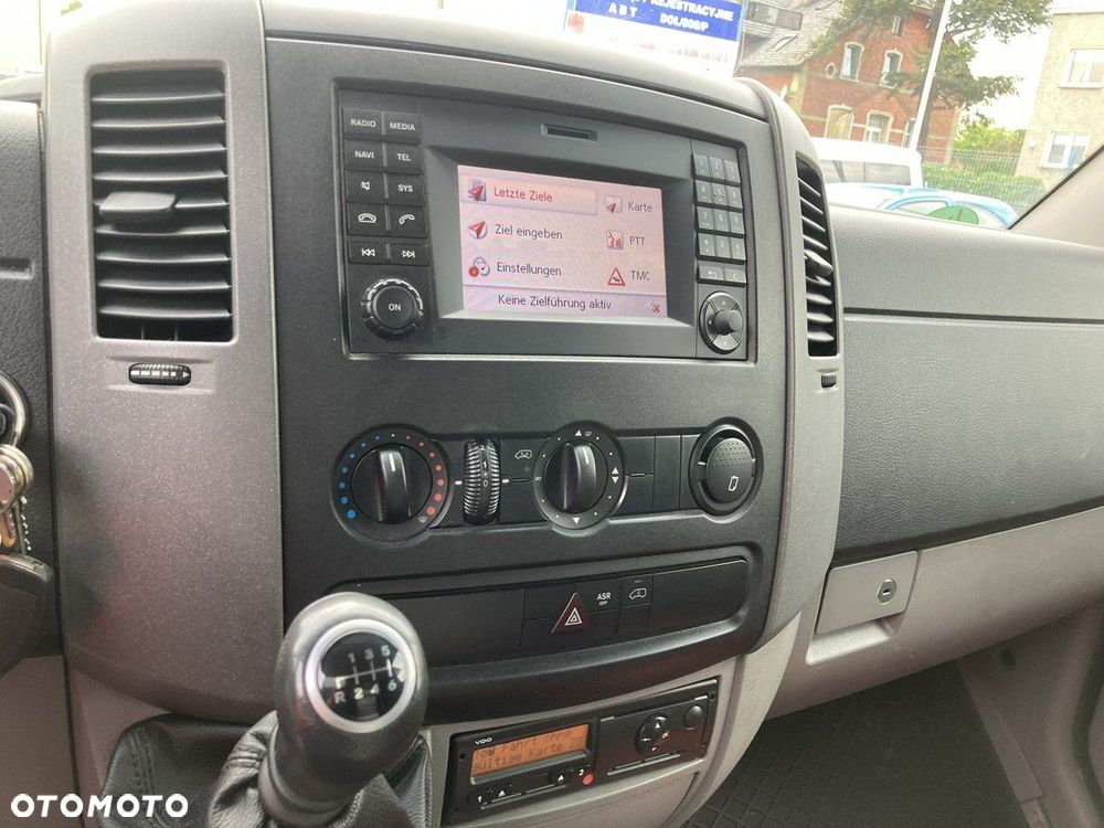 Mercedes-Benz Sprinter - 32