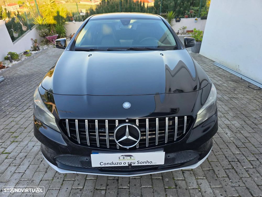 Mercedes-Benz CLA 180 d Shooting Brake AMG Line - 15
