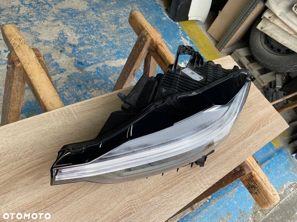 LAMPA PRZEDNIA LEWA VOLVO XC60 II LIFT MID LED 22- 32338982 - 4