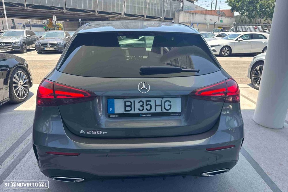 Mercedes-Benz A 250 e - 4