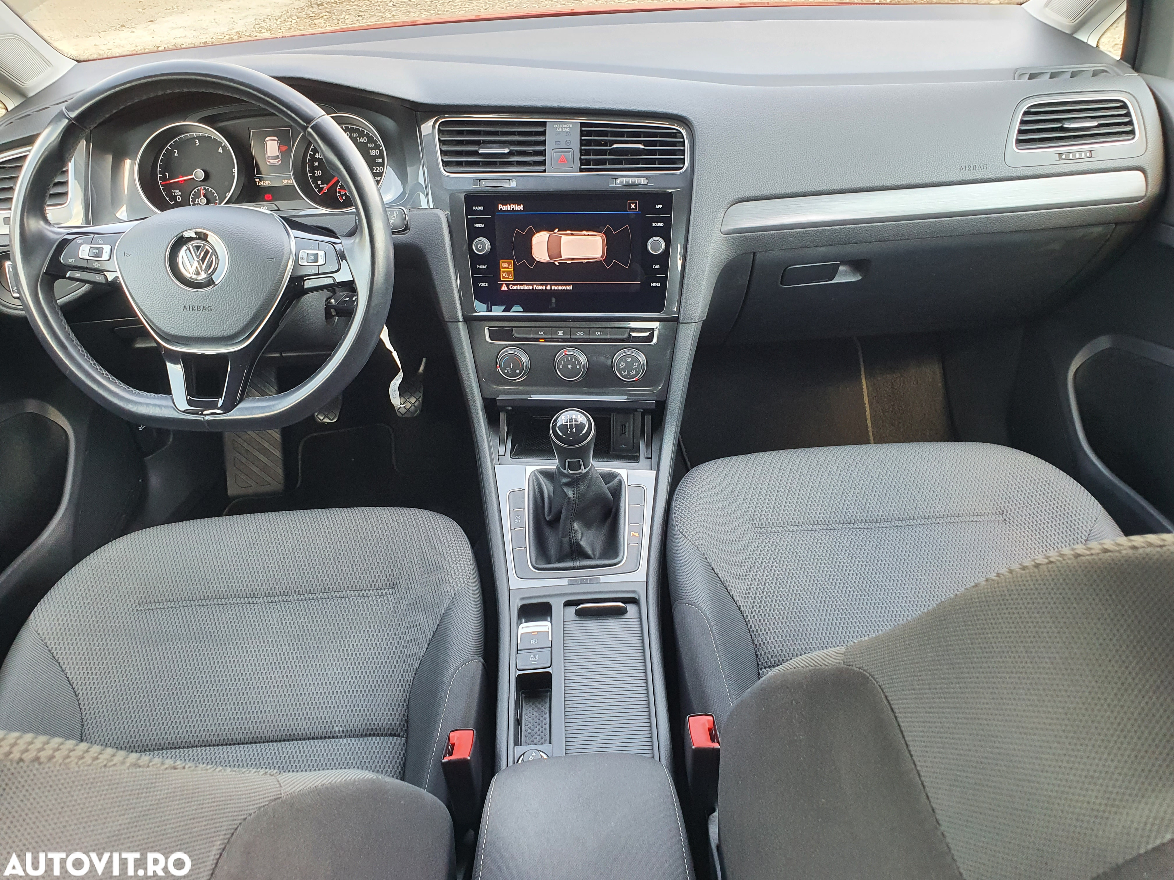 Volkswagen Golf 1.6 TDI Comfortline - 13