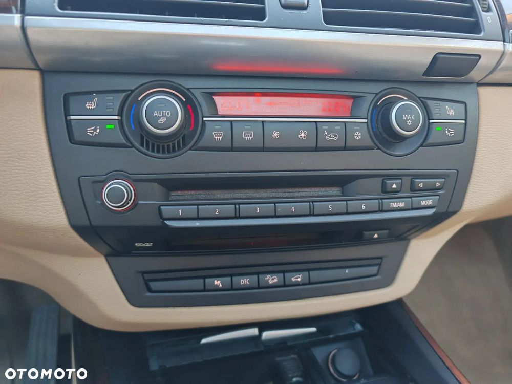 BMW X5 3.0si xDrive - 24