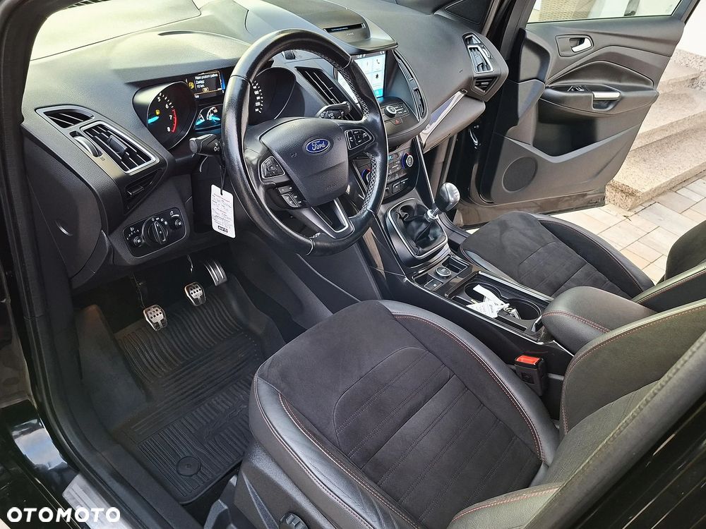 Ford Kuga 1.5 EcoBoost 2x4 ST-Line - 13