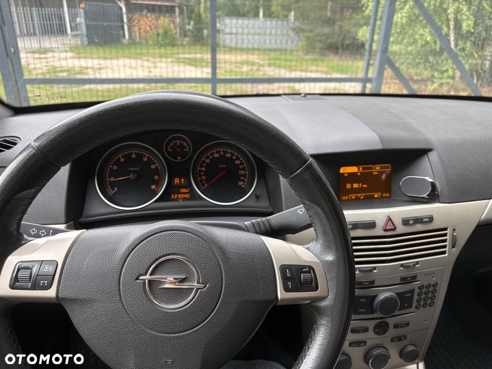 Opel Astra 1.6 Essentia EasyTronic - 6