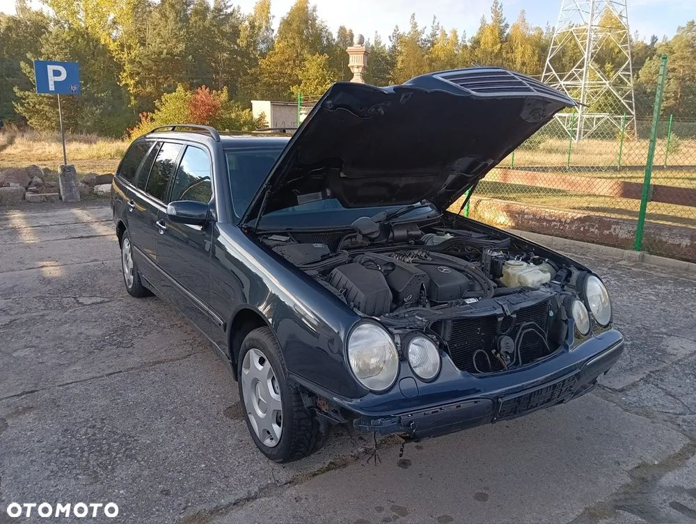 Mercedes-Benz Klasa E 320 T 4 Matic Avantgarde - 6