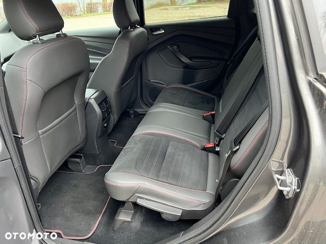 Ford Kuga 1.5 EcoBoost 2x4 ST-Line - 11