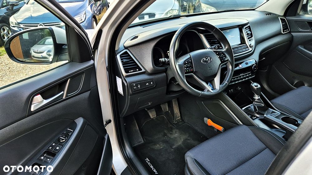 Hyundai Tucson 1.6 GDI BlueDrive GO 2WD - 28
