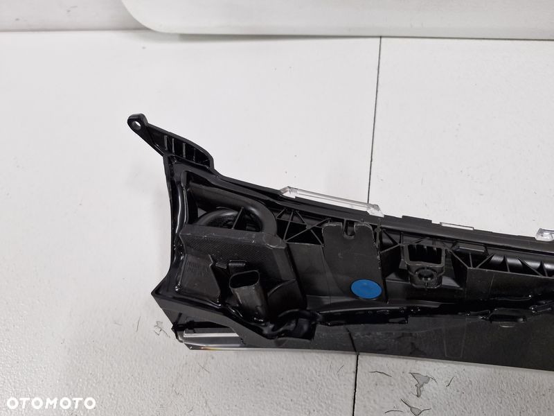 mercedes w174 c174 cla blenda lampa przód przednia środkowa led - 8