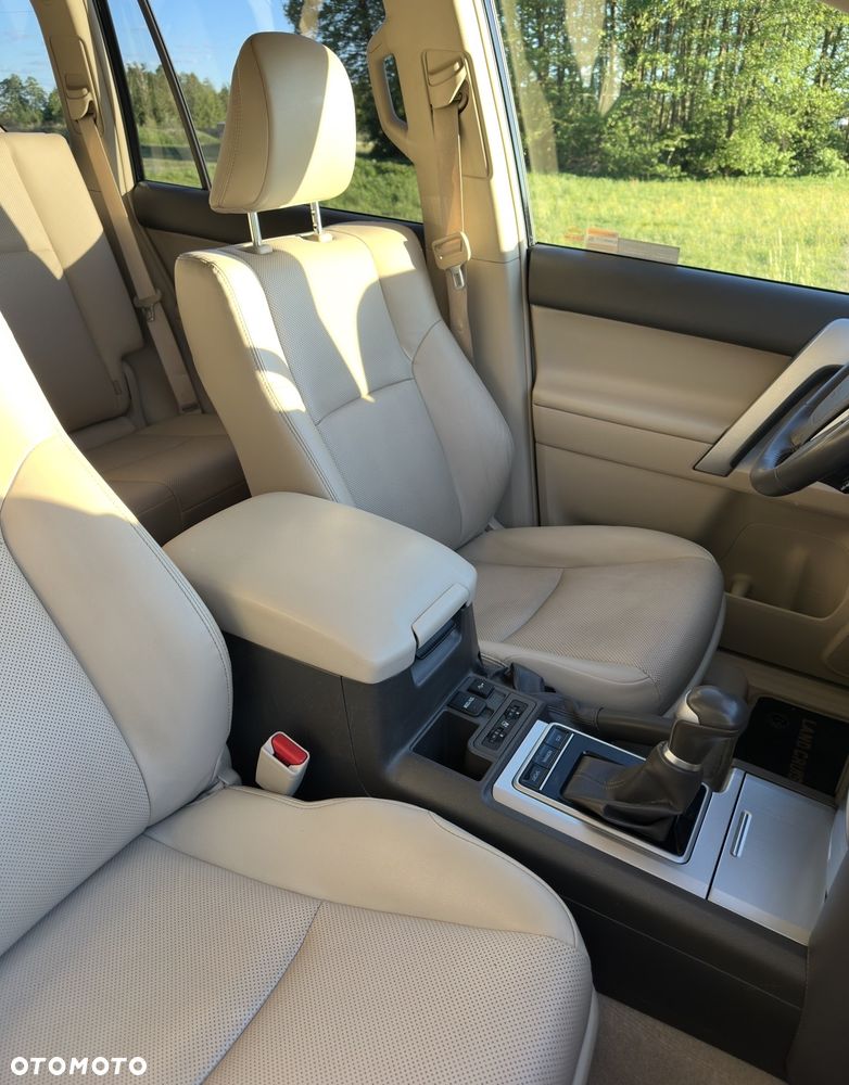 Toyota Land Cruiser - 9