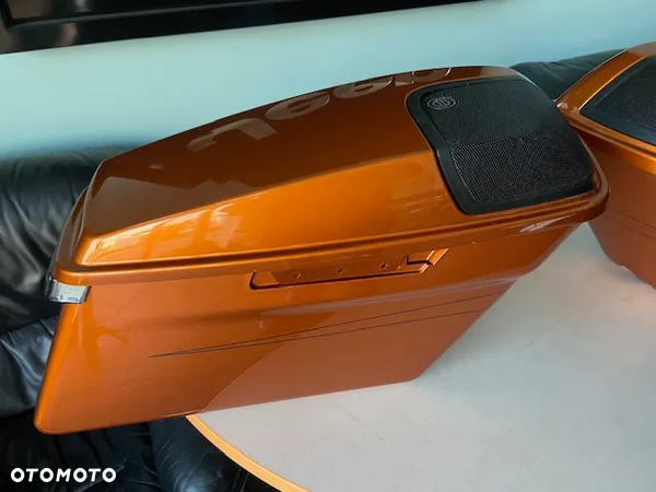 KUFRY KUFER PRAWY LEWY DŁUGI BOOM AUDIO GŁOŚNIKIHARLEY TOURING STREET GLIDE ROAD 14-