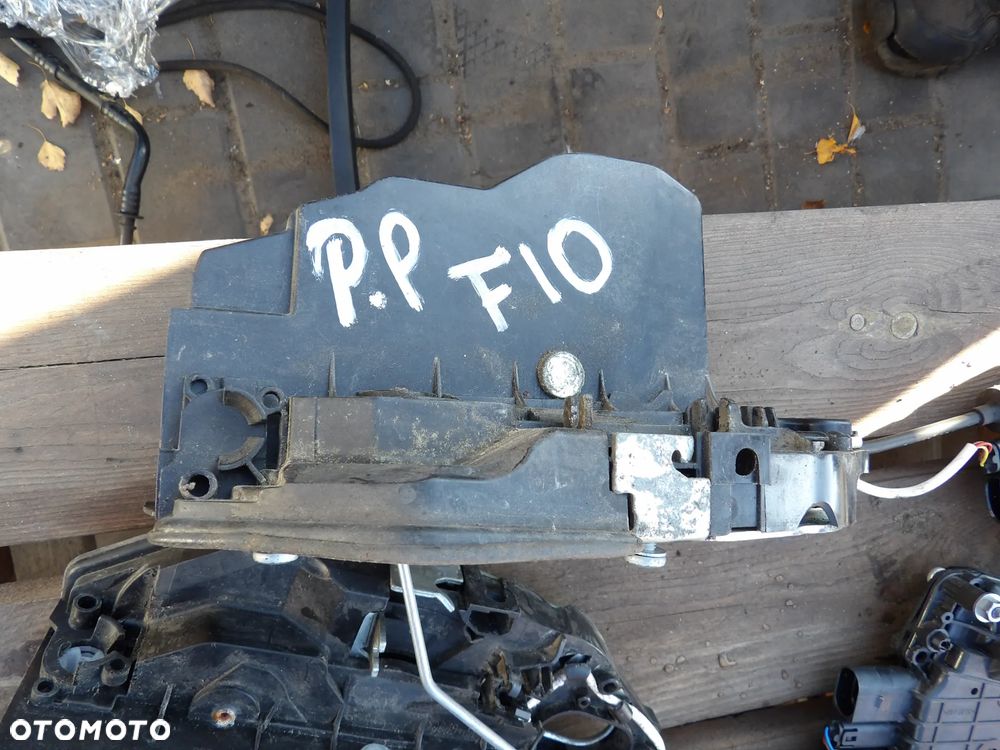 BMW - F10 - ZAMKI Z DOCIĄGIEM - SPRAWNE - CENA ZA 1 SZT - 5 PIN - 2