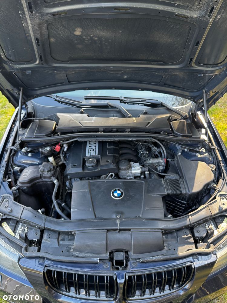 BMW Seria 3 320i - 23