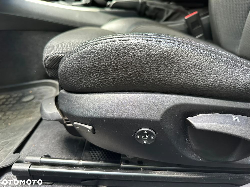 BMW Seria 1 120d DPF - 10