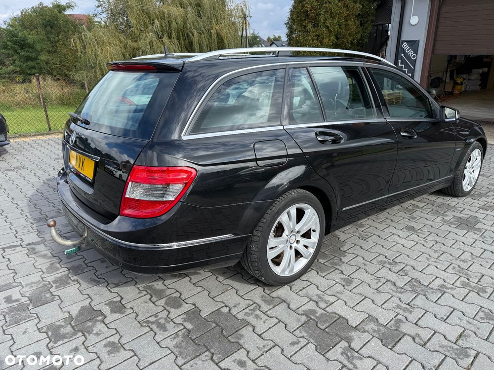 Mercedes-Benz Klasa C 180 CGI BlueEff Avantgarde - 4