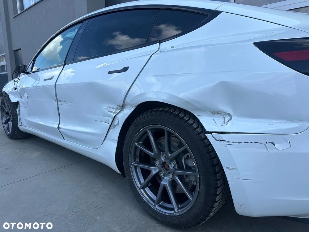 Tesla Model 3 - 20