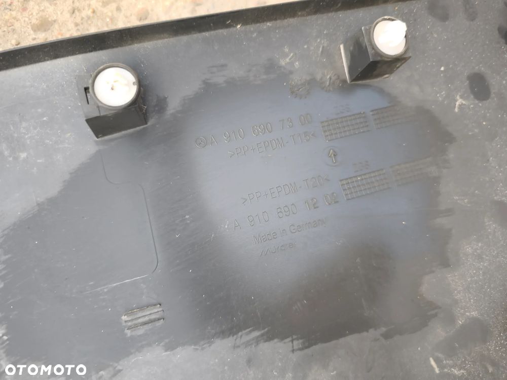 Listwa boczna tył prawa A9106907300 Mercedes-Benz Sprinter 907 910 2018- - 5