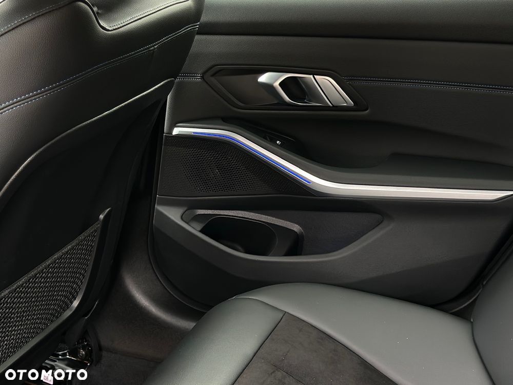 BMW Seria 3 320d M Sport sport - 27