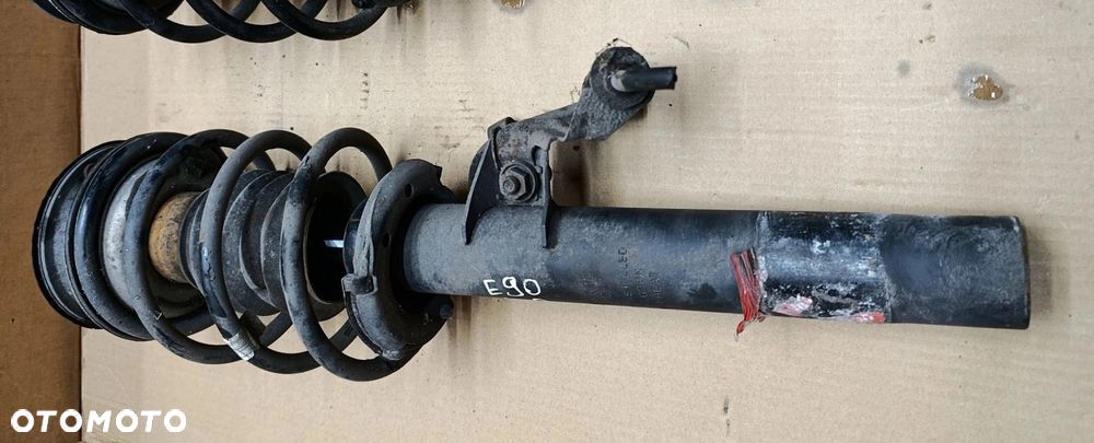 BMW E90 amortyzator przedni przód LEWY sprawne 2,0D E91 JGM1129T TRW