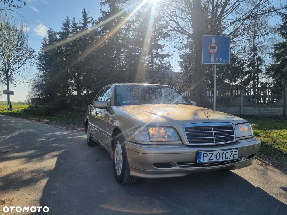 Mercedes-Benz Klasa C 220 CDI Classic - 4