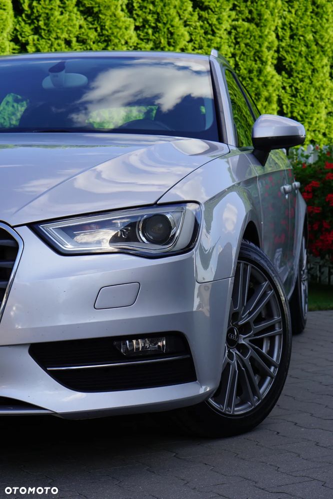 Audi A3 Sportback 2.0 TDI S tronic - 29