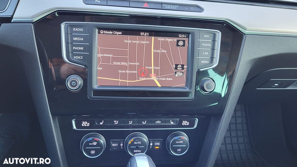 Volkswagen Passat - 13