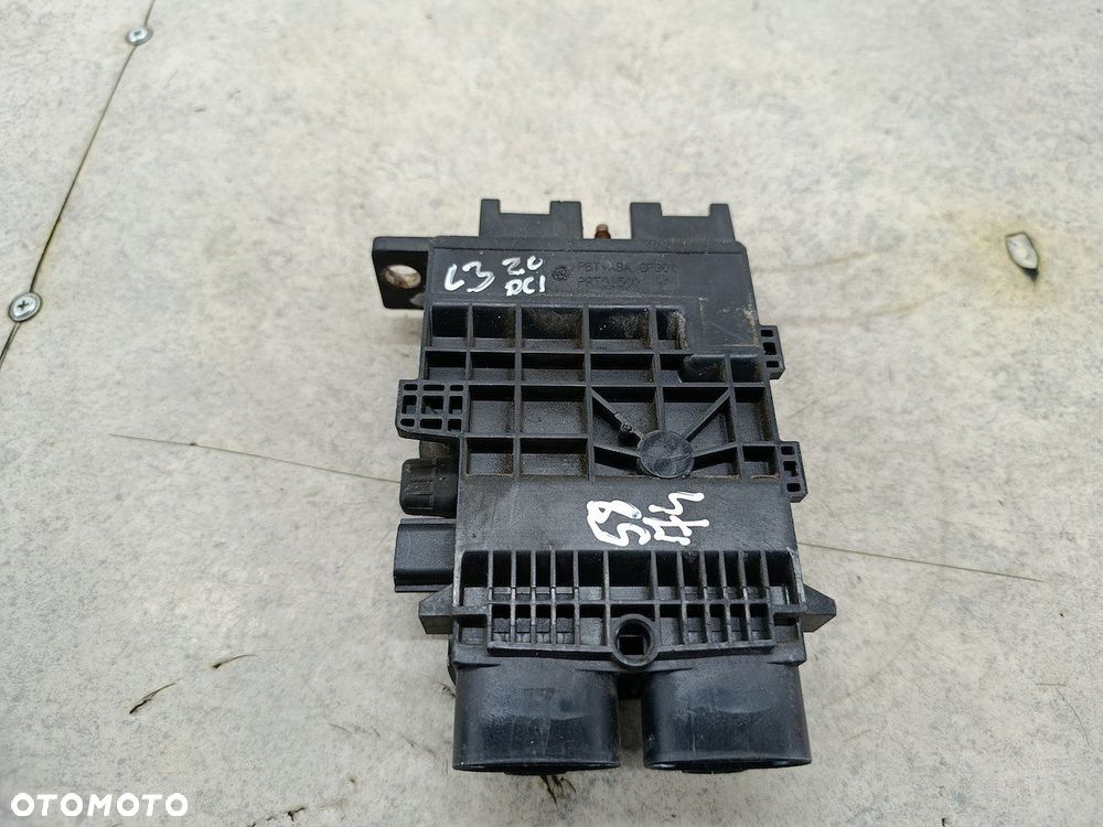 SKRZYNKA BEZPIECZNIKÓW RENAULT LAGUNA III PRT01500 VALEO 2.0 DCI - 3