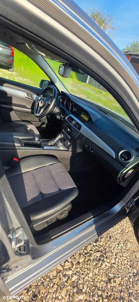 Mercedes-Benz Klasa C 220 CDI DPF Automatik BlueEFFICIENCY Avantgarde - 15