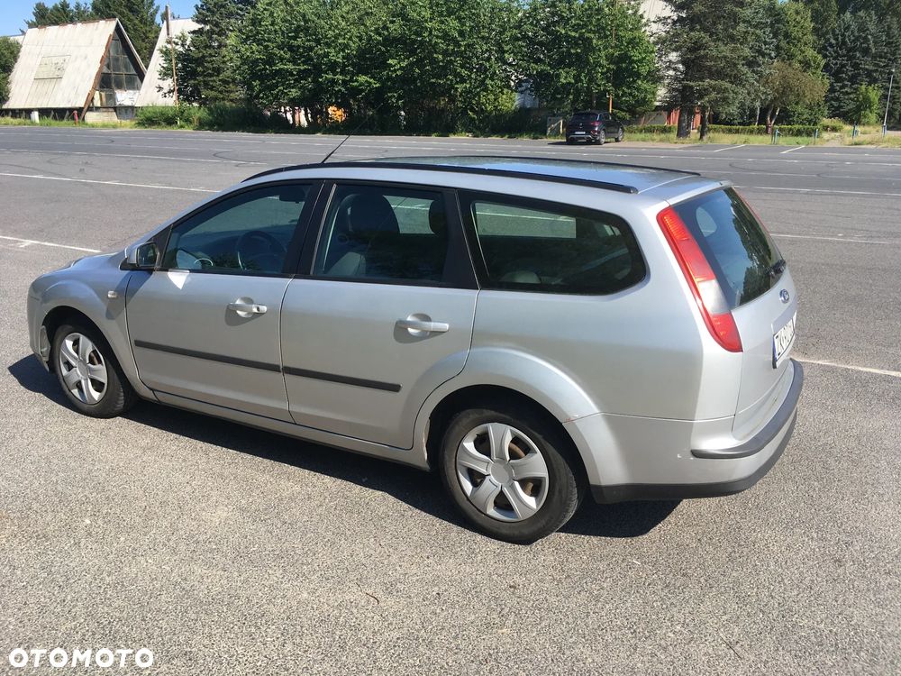 Ford Focus 1.6 16V Ambiente - 6