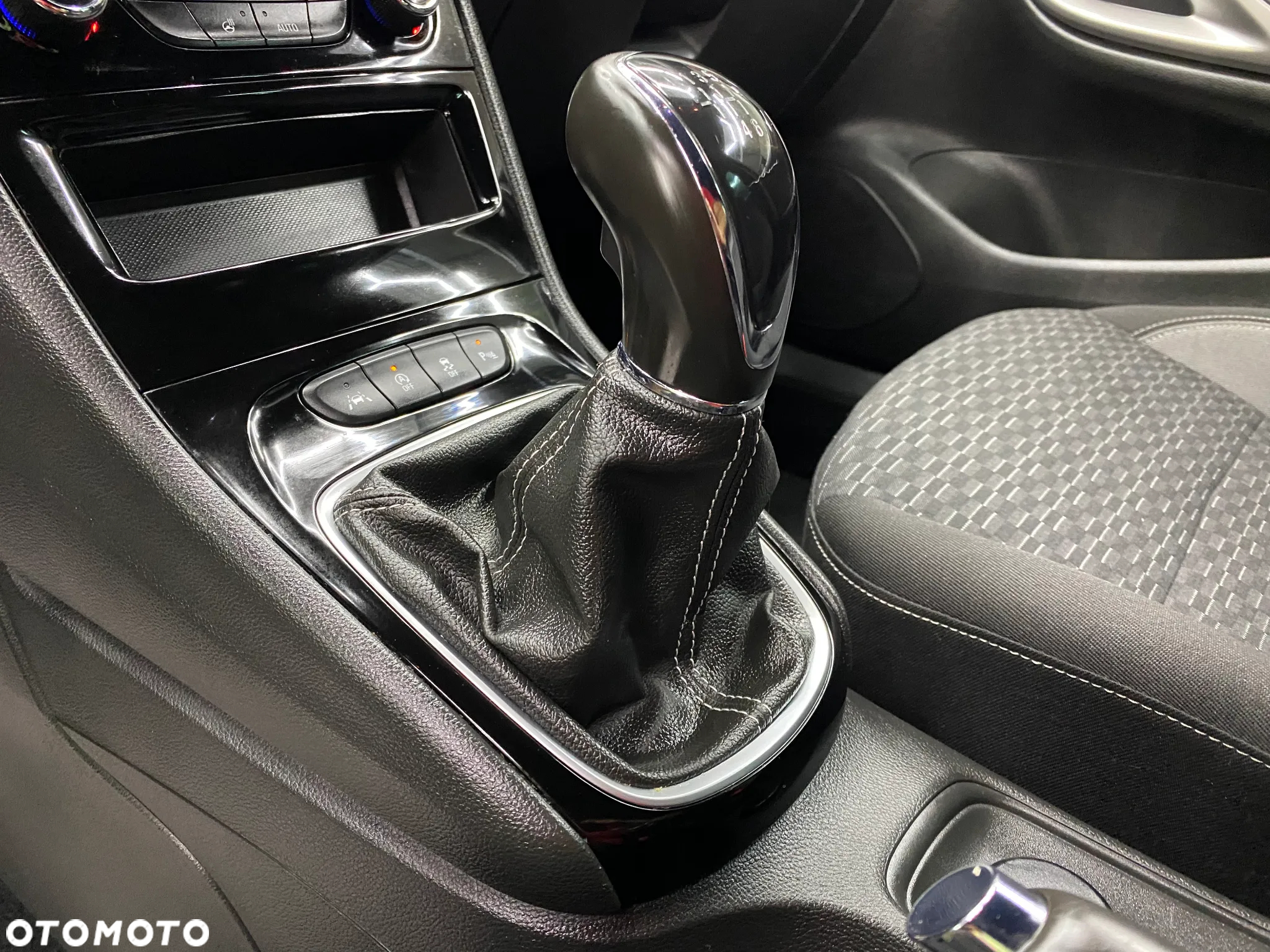 Opel Astra 1.2 Turbo Edition - 9