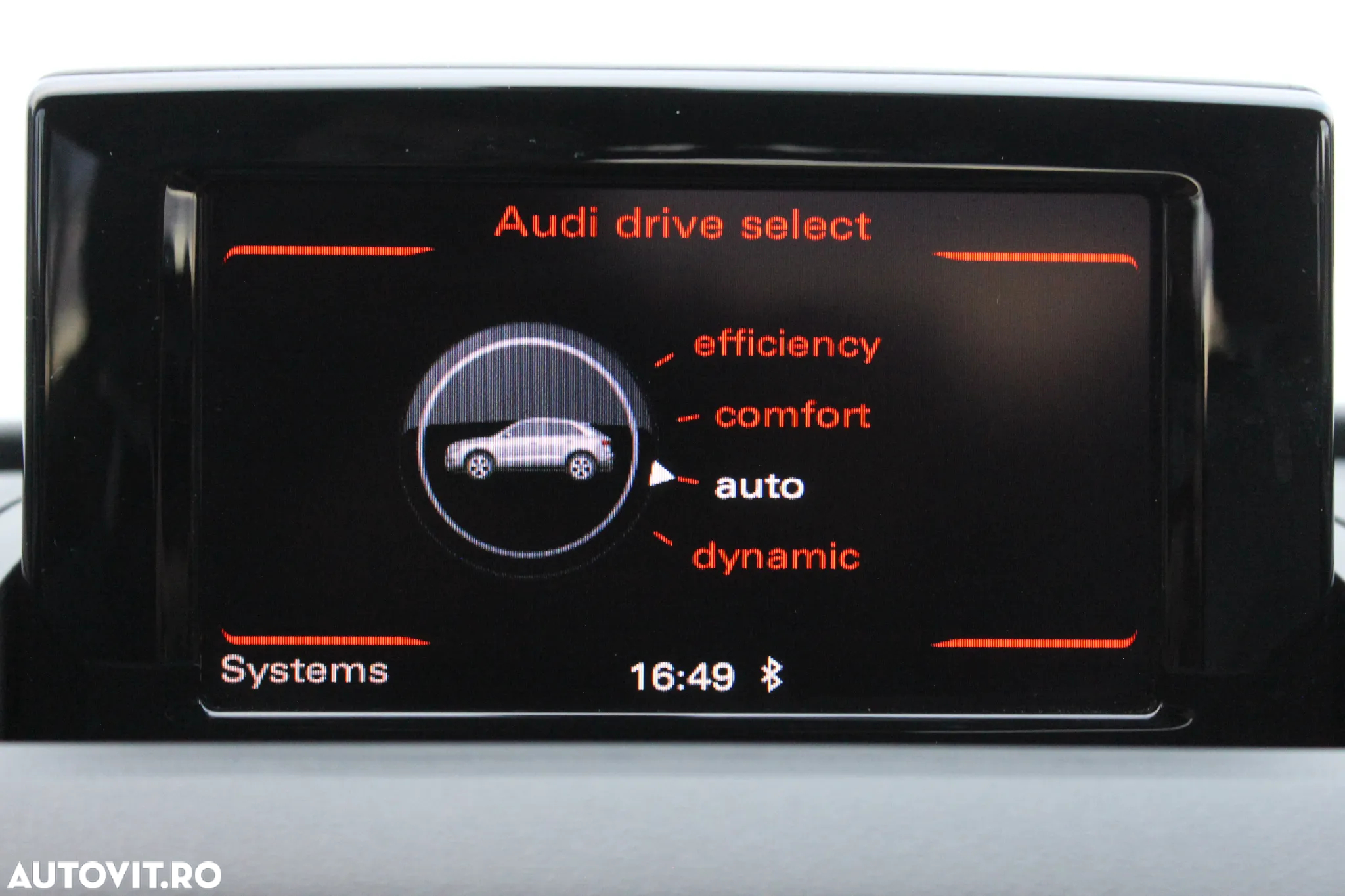 Audi Q3 2.0 TFSI Quattro Stronic Design - 28