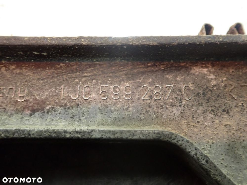 ŁAPA MOCOWANIE DYFRA VOLKSWAGEN GOLF IV - 5