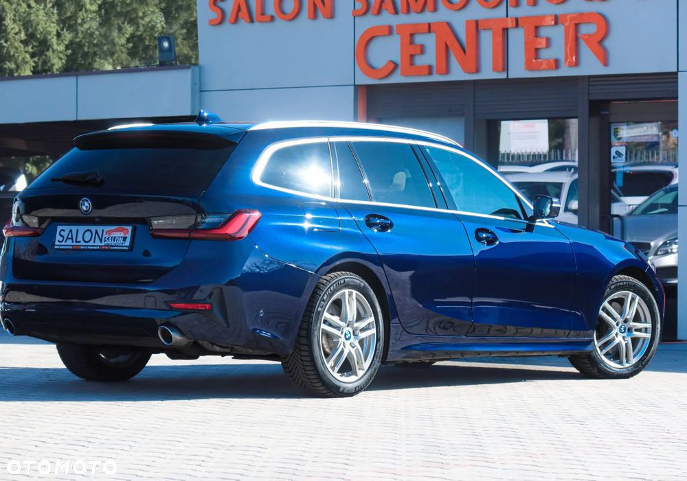 BMW Seria 3 320e Sport Line - 32