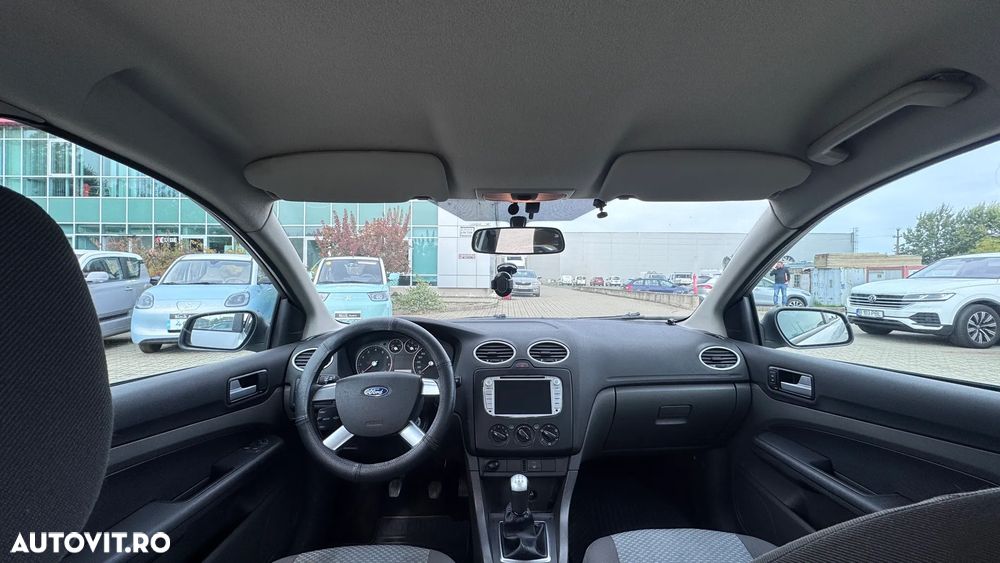 Ford Focus 1.6 Ambiente - 16
